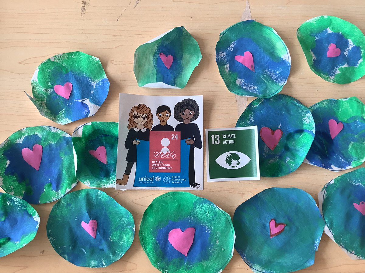 P1atCanalView's tweet photo. Primary One have been learning how to look after our environment. Ask us all about it! #article24 #articleofthemonth #rrsa @RRSA_cvps @CanalViewPSEdin https://t.co/pRHaMJNbin