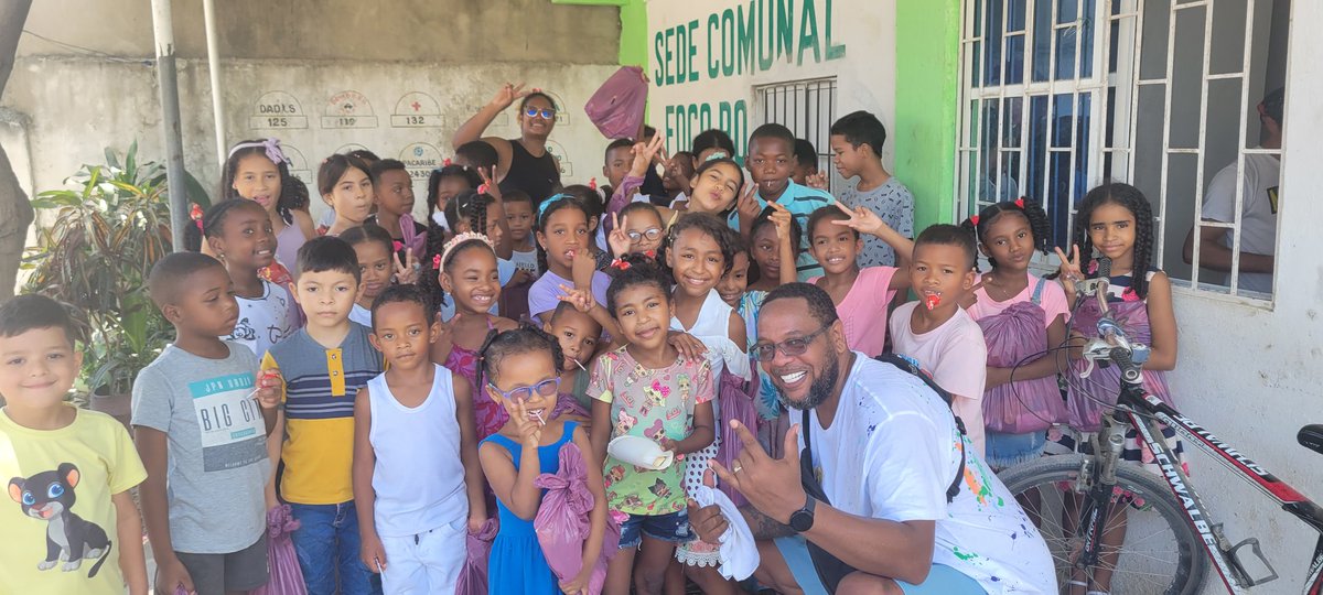 Wm_Gattis's tweet photo. @thisisacelive Your videos have inspired me to go to the
Foco Rojo neighborhood in Cartagena Colombia and met friends for life. Keep doing what you do and inspiring others to follow your path. #AceLive https://t.co/v92egG3pZH