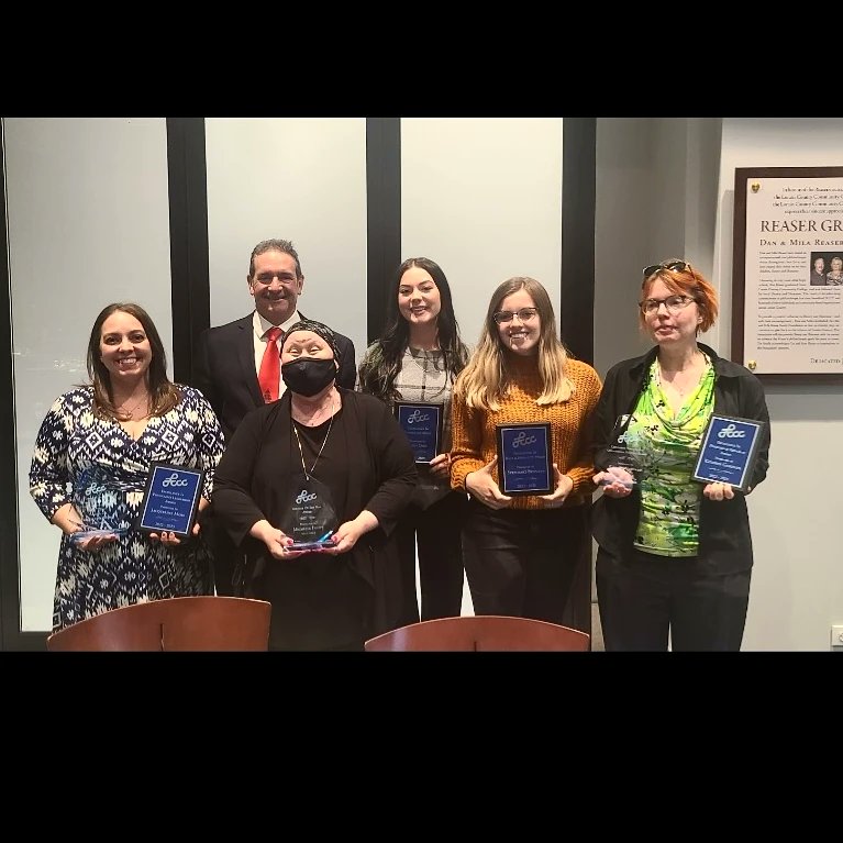 Lc3PsiBeta's tweet photo. Our Psi Beta members/advisors walked away with 9 awards last night at the 54th Annual Lccc Honors and Awards Convocation!! Great job everyone! Special congratulations to Dr. Foust for winning Student Club Advisor of the Year!!!!🏆💪🏼❤️ #lcccproud #psibeta https://t.co/x87yHmlezg