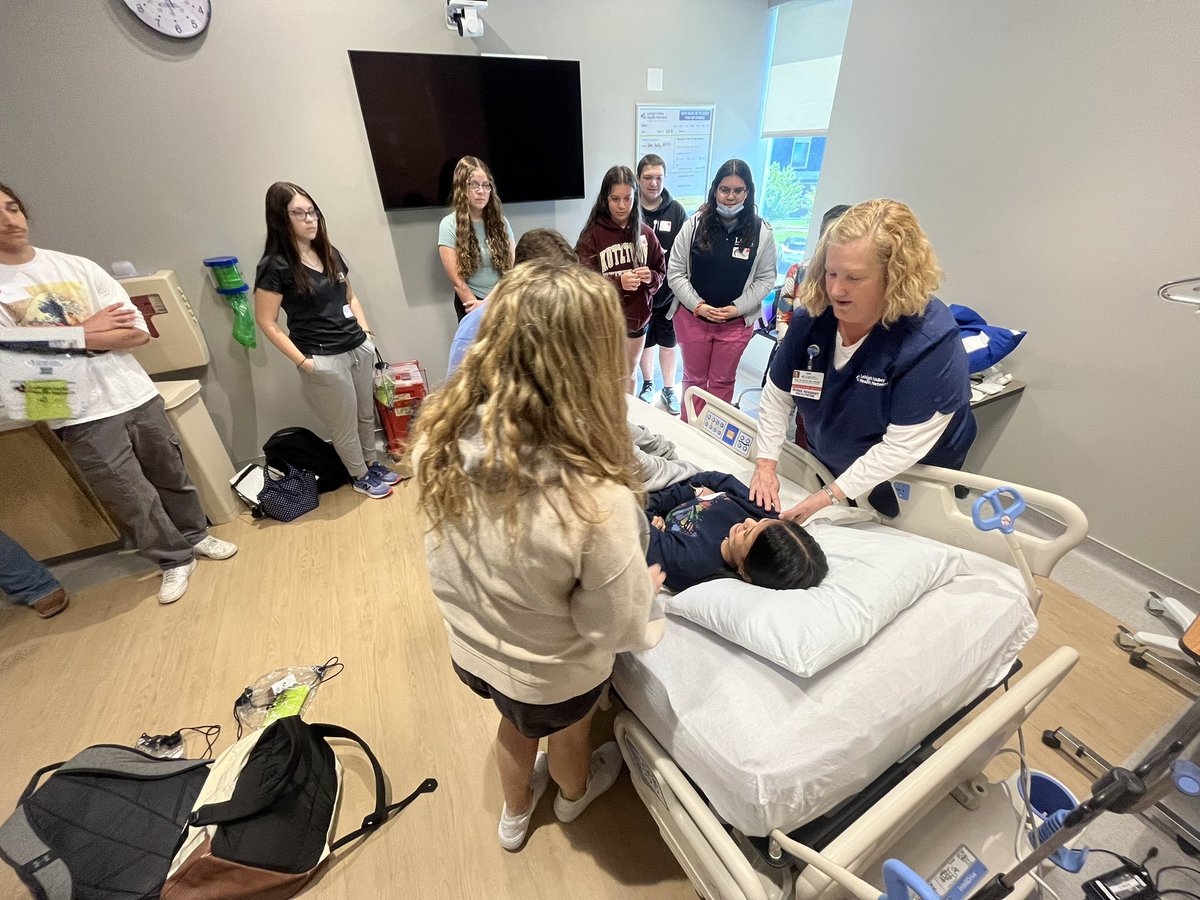 BrittSween's tweet photo. The future of nursing: Students from 10 Lehigh Valley schools are taking part in a nursing simulation at @LVHN to learn more about the nursing field. 
@LVNewsdotcom https://t.co/5ucF3h7HuF
