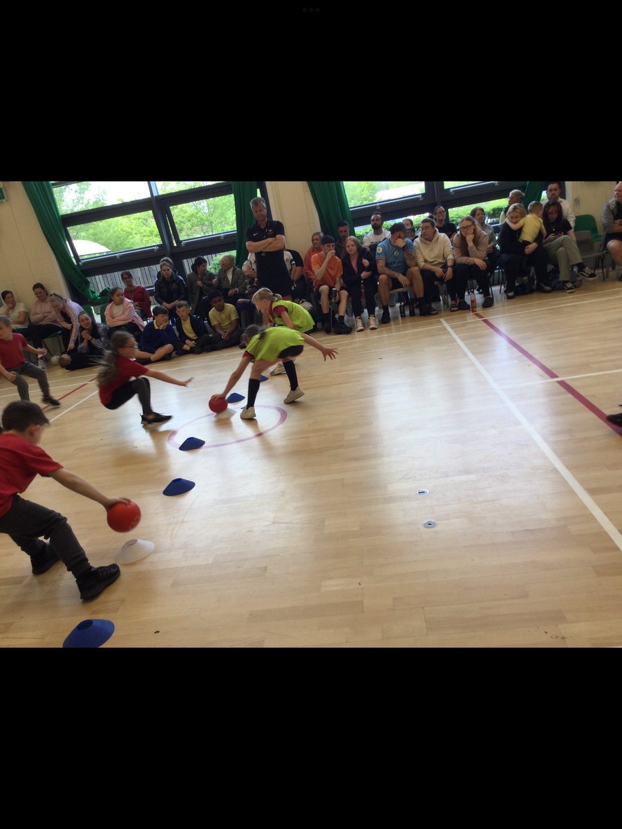 MissWinnardSTM's tweet image. A big well done to our brilliant year 2s who took part in a dodgeball tournament yesterday!! How amazing @MissByrneSTM @MissODonnellSTM #STMPE 🏃‍♂️