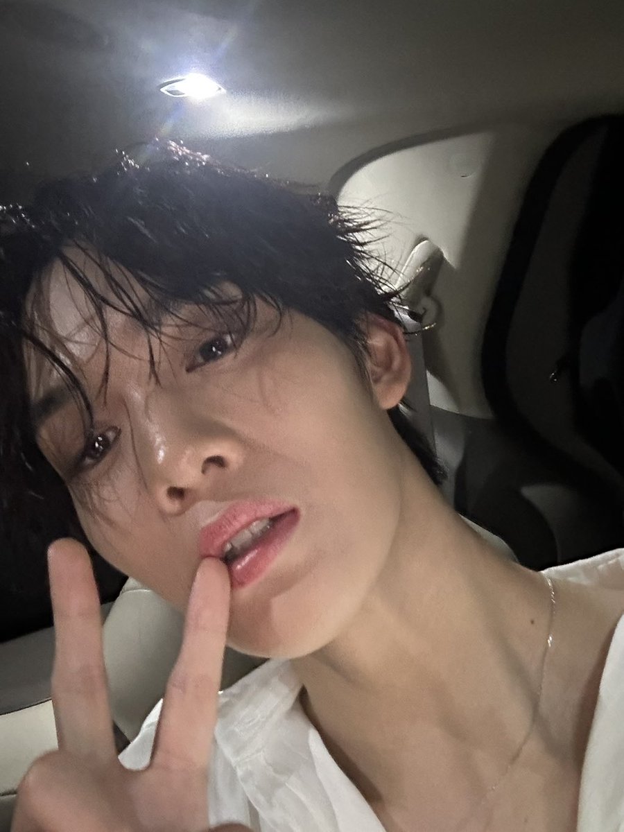 Springbae0510's tweet photo. 지녕이 생일 너무 축하했어🥳🎉🫶🏻
#우리의행복_배진영_생일축하해 
#ForeverYoungWithBaeJinyoung https://t.co/2uoJW96s2m