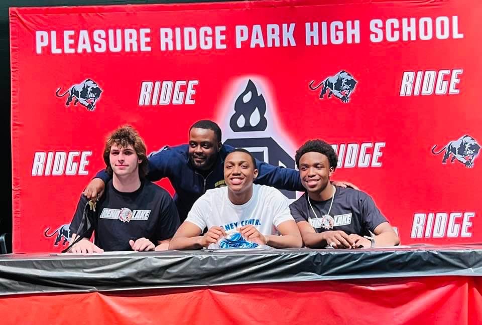 QAnvils's tweet photo. Congratulations to 3 of our 2023’s on signing their NLI ! The hard work and dedication over the years has payed off. Free education while continuing your athletic careers. Way to go fellas !

#QABOYZ #JucoProducts https://t.co/adflsILom2