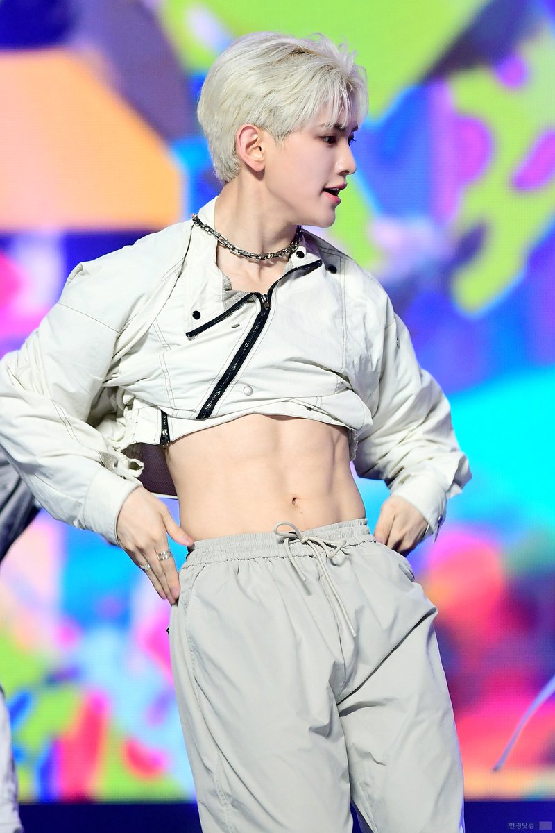 iconickpopboys's tweet photo. 2260. Lew / TEMPEST https://t.co/AsYgEdE7vQ