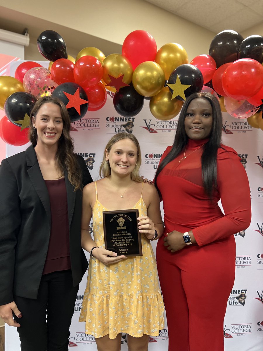 VC_Athletics's tweet photo. These student-athletes are the cream of the crop! VC Athletics is thrilled to recognize our star performers for the 2022-2023 season. Addison Amick was honored with a Record Breaker award for her FOUR record setting accomplishments. Great job Addison! https://t.co/i8VOfHBkE0