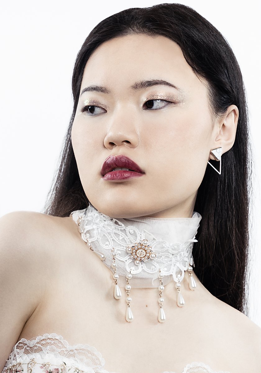 studionirvaani's tweet photo. Styling this shoot was a challenge, but I love a good fashion puzzle to solve. 💭 I wanted give this shoot an elegant yet edgy twist. What do you all think of the bold styling choice? Let me know in the comments below! 👇

#fashionphotographer #stylist #editorialphotographer https://t.co/w3slWl4a2W