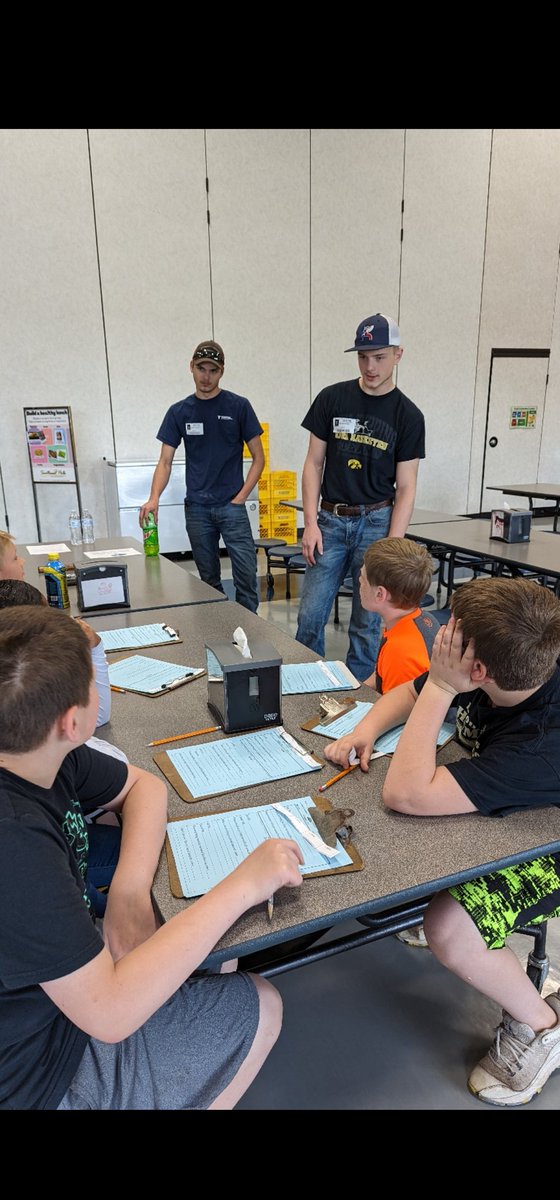 Southeast Polk's HS diesel mechanic students are presenting about careers today at Runnells Elementary.  They are part of our Registered Apprenticeship Program with Trivista.  #1SEP #SEPHS @TrivistaTrucks
