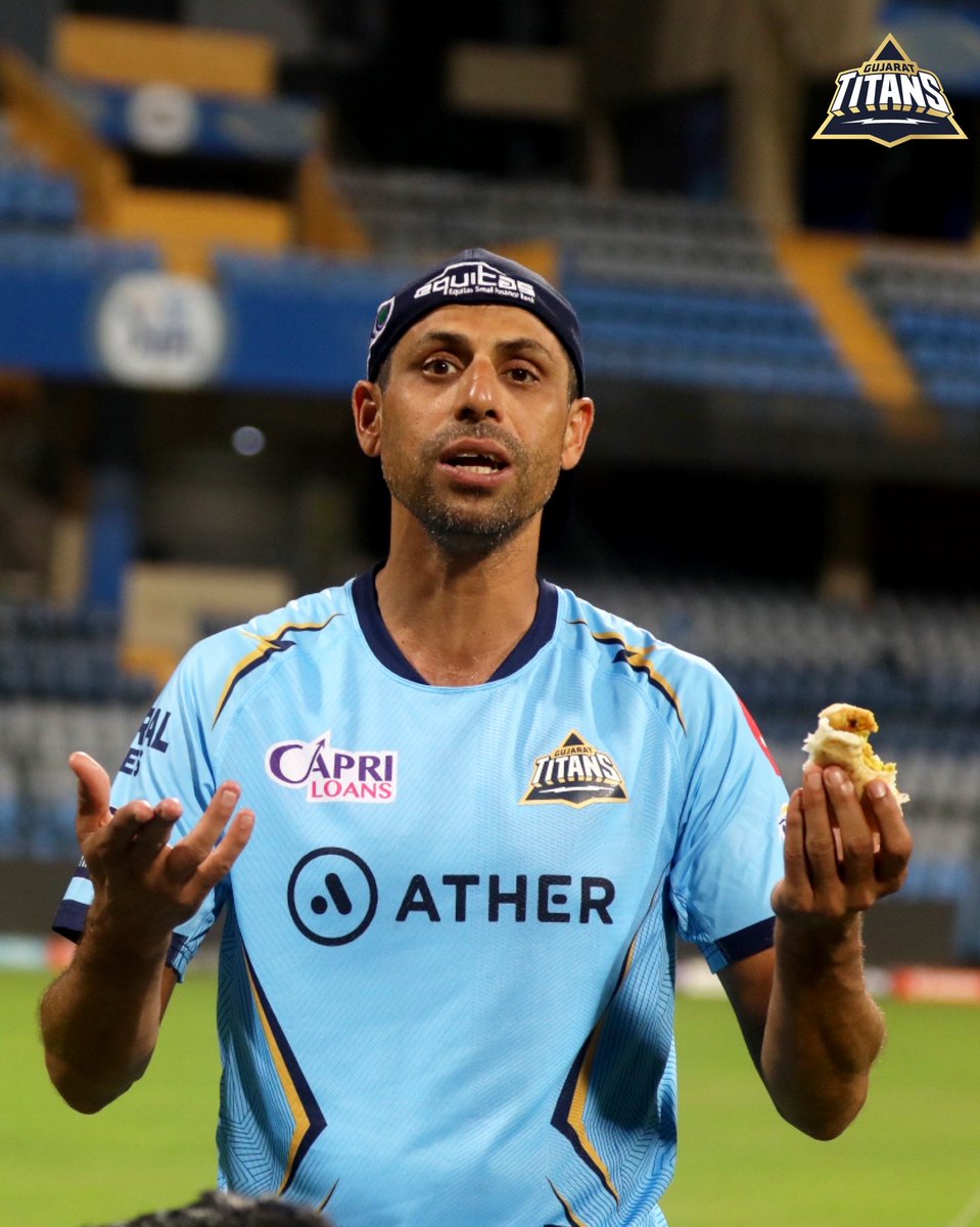 Nehraji: “When in Mumbai, be 𝙑𝙖𝙙𝙖 𝙋𝙤𝙬𝙚𝙧𝙚𝙙 😃

Drop your food recommendations below, #TitansFAM! 

#MIvGT | #TATAIPL 2023 | #AavaDe