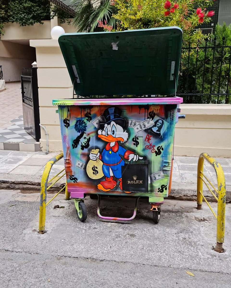 ScroogeKifissia's tweet photo. Πάνω σε κάδο ρε αλήτες; 🤬 https://t.co/wN9jBbzaUw