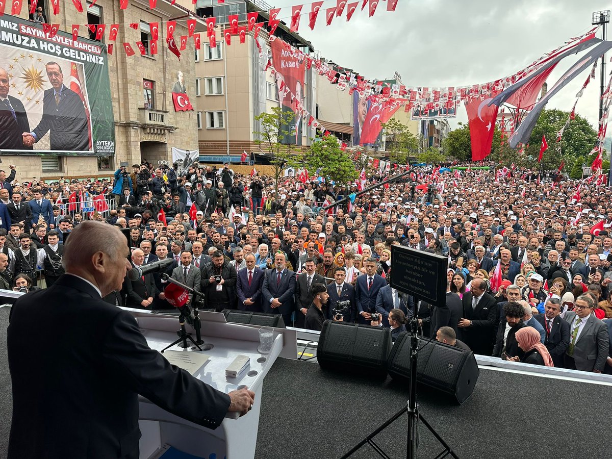 ayyildirim1's tweet photo. Zalimlerin paravan Cumhurbaşkanı adayı Kemal Kılıçdaroğlu’nun dış politika danışmanı ve milletvekili olan bir çürümüş, iktidar olmaları halinde Suriye’den askerlerimizi çekeceklerini, Kıbrıslı Türklerin içişlerine karışmayacaklarını açıkladı.

Kurşun gibi bu sözleri utanmadan, sıkılmadan, yüzü kızarmadan söyledi. 
Kıbrıslı Türklerin içişlerine karışmamak demek adayı Rumlara teslim etmek demektir. 

CHP yönetimi küresel güçlerin kuklasıdır.

Liderimiz Sayın Devlet Bahçeli

📍Giresun