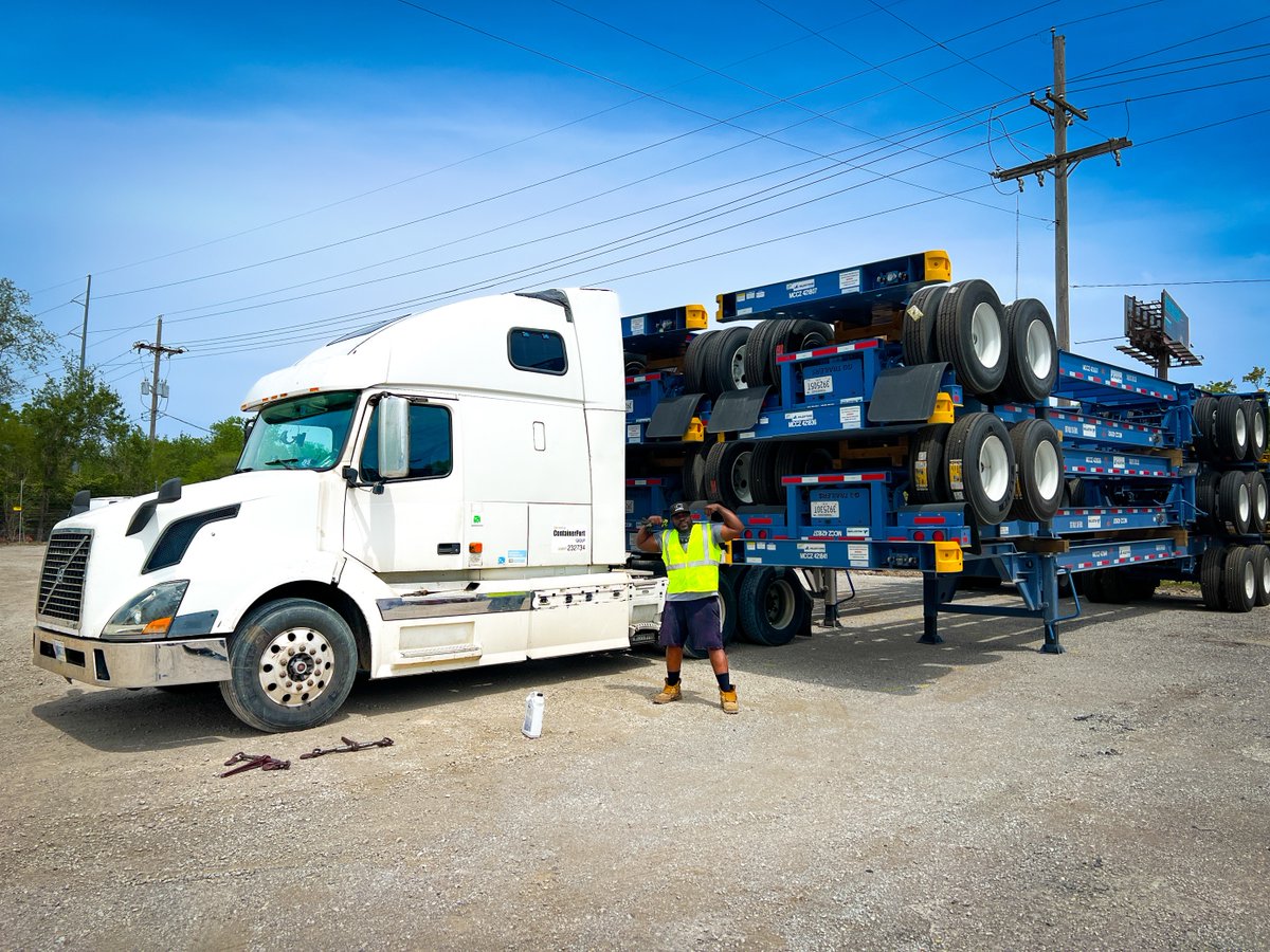 CPGdrives's tweet photo. Meet Rasheem out of Chicago. He recently delivered 15 brand-new 40' chassis to our Kansas City terminal. Awesome job, Rasheem! https://t.co/bmiCSxdhSR