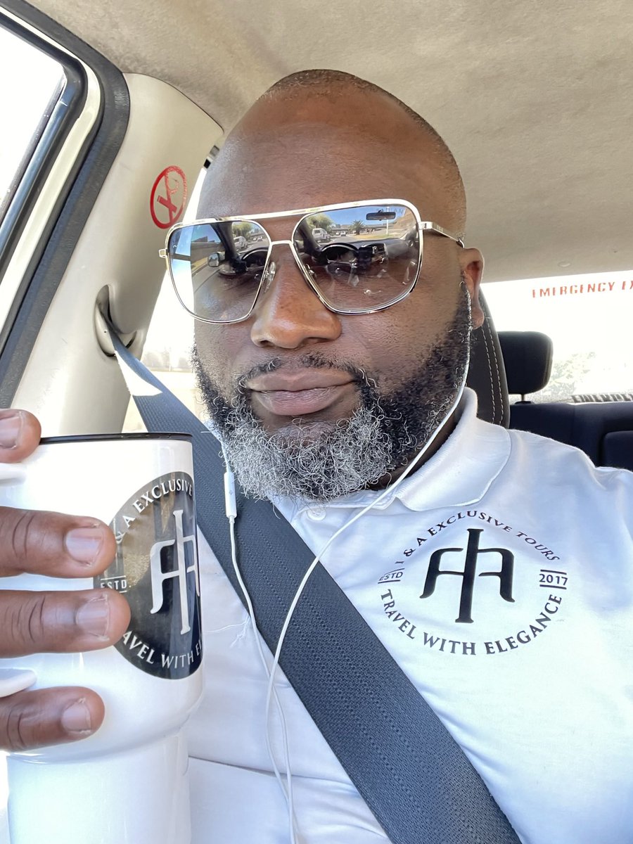 SirMoosa_UTD's tweet photo. Time is the friend of the wonderful company, the enemy of mediocre . Warren Buffet #viplifestyle #vipservice #jetlife #exclusivelifestyle #jetsetter #vipprotection #vipchauffeurservice #exclusivity #iandaexclusivetours #travelwithelegance check us out on IG: @iandaxclusive https://t.co/S4588l4RlZ