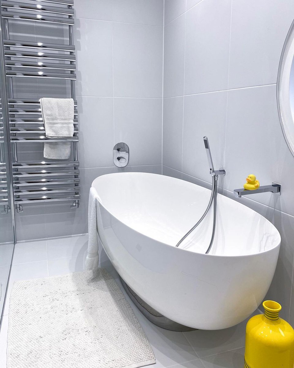 UnbeatableBath's tweet photo. Luxurious bathroom renovation from a recent UB customer! 🧡

Thanks for sharing! 📷 #ShareMyUB

#Bathroom #BathrooomDesign #BathroomInspo https://t.co/KAac3fiHzz