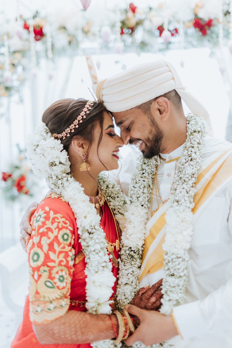 pavitratweets's tweet photo. Sharing photos from our recent beachside Tamil Hindu wedding 🥹♥️ https://t.co/iocVLMxNwX
