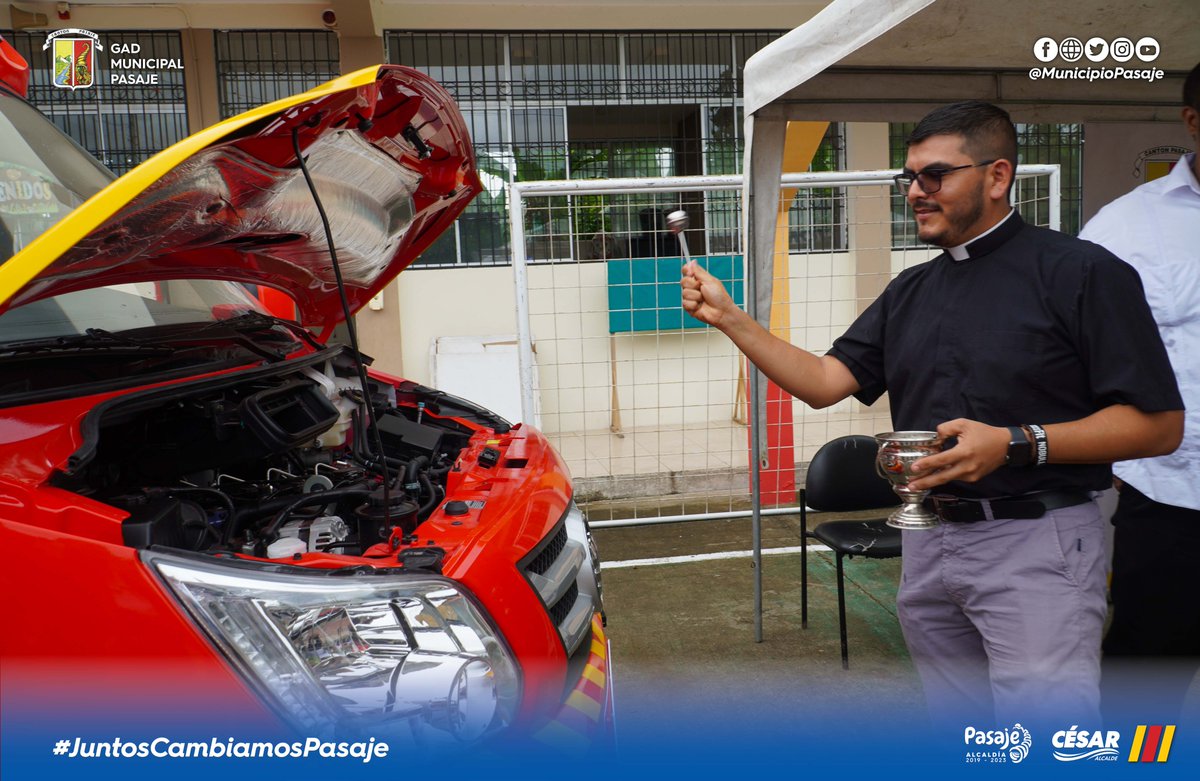 municipiopasaje's tweet photo. Las coberturas de emergencias en Pasaje se realizarán de forma eficiente y efectiva.

Alcalde @cesarencaladae entregó en donación, mediante convenio, ambulancia totalmente equipada a @BomberosPasaje

#emergencia #ambulancia #SOS #salud #PrimerosAuxilios #Bomberos #CesarEncalada https://t.co/O9oyy2yYVQ
