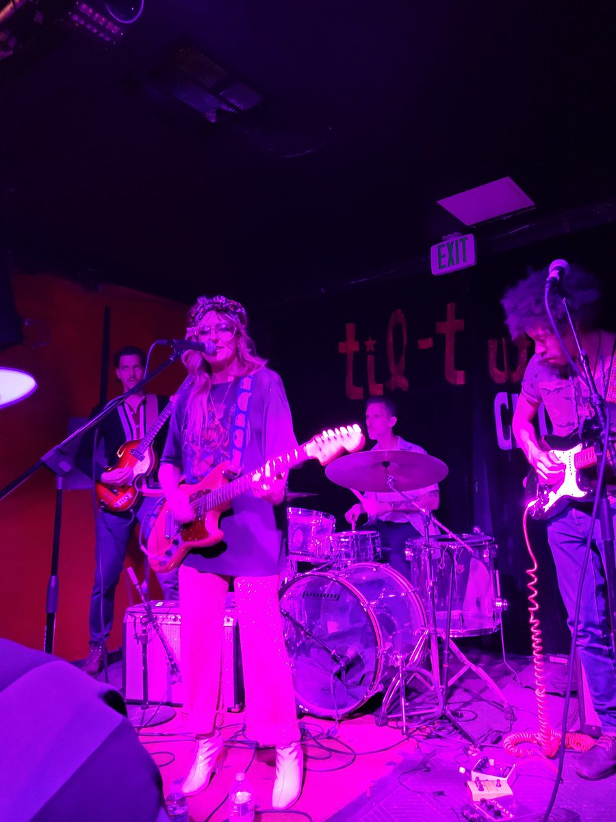 vdominy's tweet photo. @KendraMorris thanks for coming to San Diego! @TilTwoClub thanks for hosting and supporting these incredible musicians. https://t.co/mAv77ER9PL