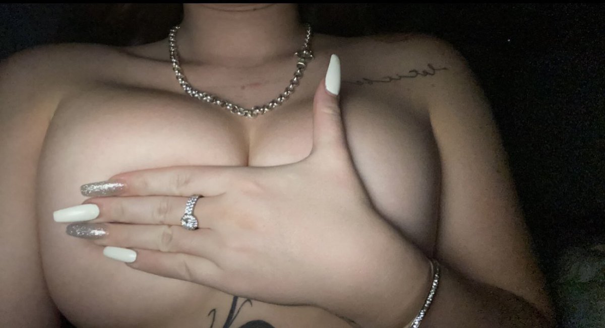Kyeshababe's tweet photo. My onlyfans is 60% off !!! Come have some fun and don’t miss out on this sale 😍😍 https://t.co/yzg6XnxtTb https://t.co/JOOQK1zeCB