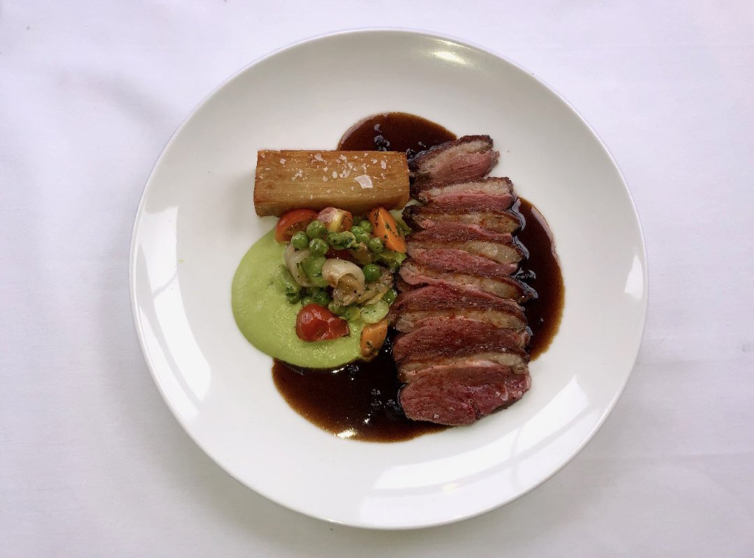 Treat yourself to dinner with us this week 🍴

Make your reservation today!