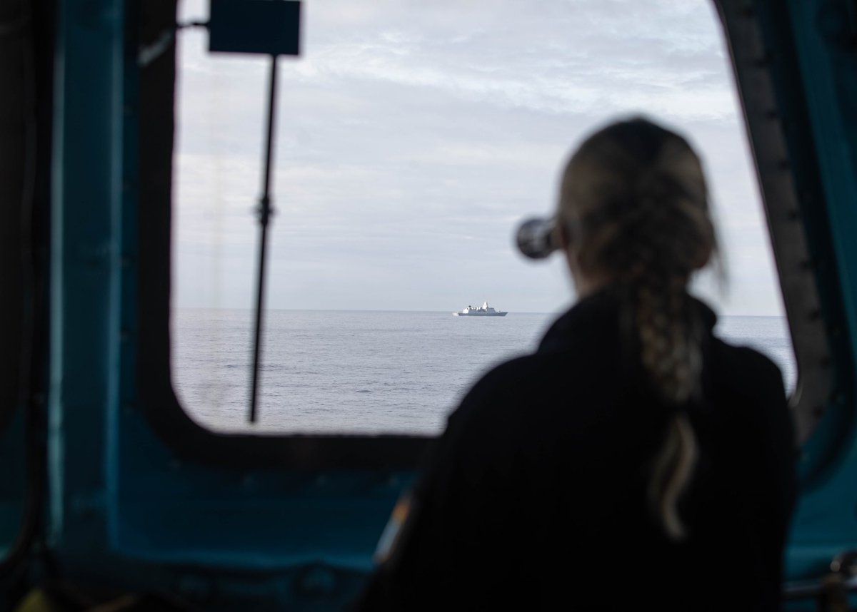 Forsvaret_no's tweet image. Day 3 of exercise #FormidableShield23 🛡️ HNoMS Roald Amundsen is preparing to support a live firing scenario from Andoya tonight. 

#FOSH23 #StrongerTogether #WeAreNato