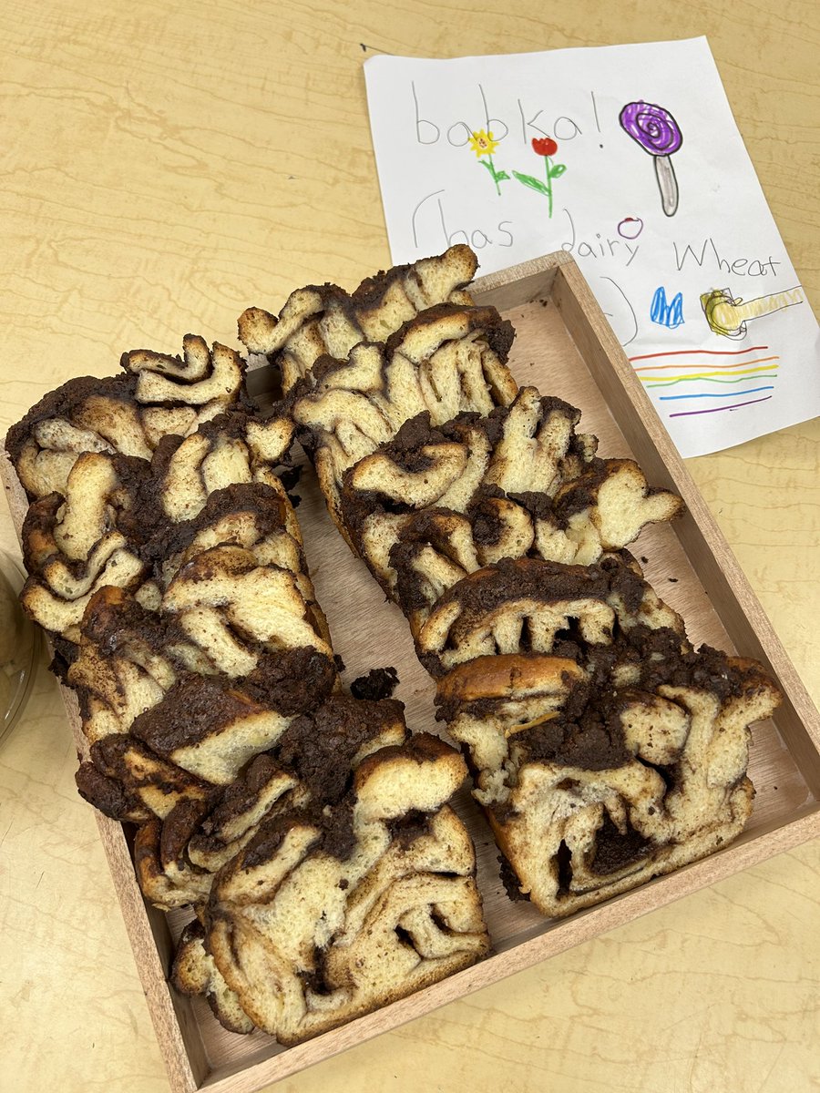 GlencoePta's tweet photo. Spoiling the amazing Glencoe staff with desserts today! 🧁🍰🥮 @PPSConnect https://t.co/qmM99sssyA