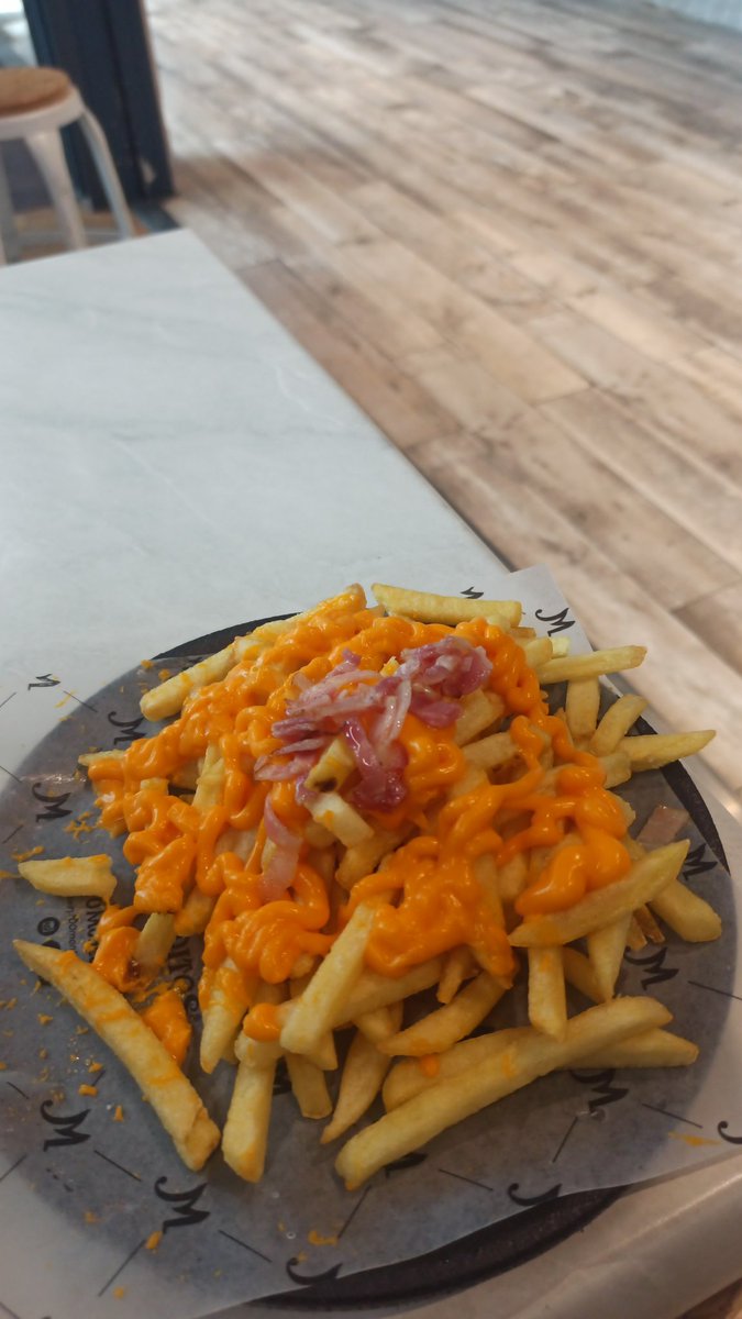 miaumarz's tweet photo. @100montaditos Que esto no tiene nada de bacon pero si bastante patatas! https://t.co/W4hDeklClU