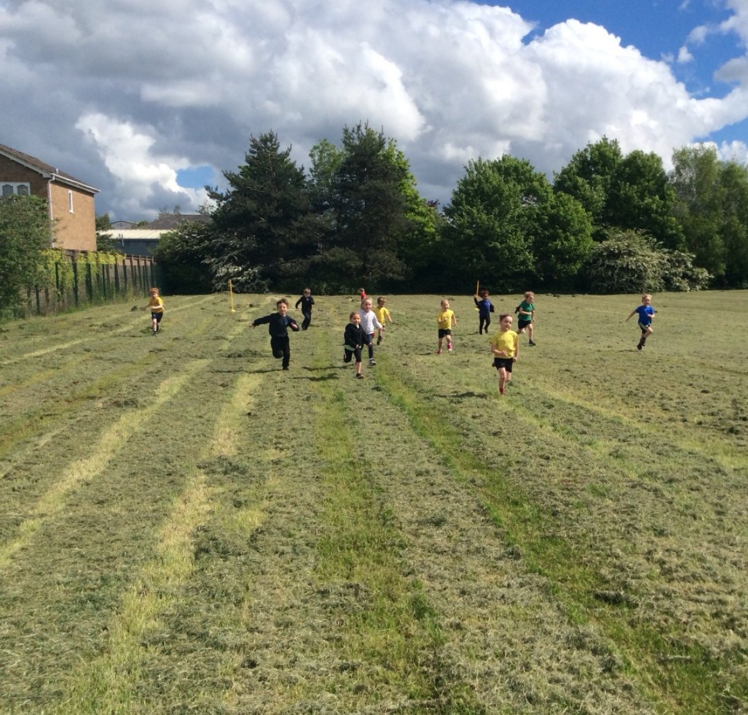 LakesideYork's tweet photo. Team Willow are doing their bit to 'Make May Move'!
Here they are doing their 'Mile a May!' 🏃🏃‍♀️
...............
This month we are trying to be extra active! We have extra sports sessions going on throughout this month plus extra school active challenges, such as 'A mile a May!' https://t.co/GI7iij0Yzv