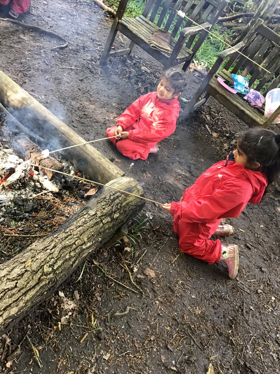 BGS_LowerSch's tweet photo. Forest fun with friends by the fireside. Nursery loved toasting marshmallows today
#BGS_Nursery
#BGS_OutdoorLearning
#BGS_BuildingFriendships https://t.co/JXElZbUwwc