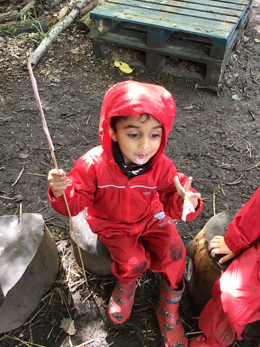 BGS_LowerSch's tweet photo. Forest fun with friends by the fireside. Nursery loved toasting marshmallows today
#BGS_Nursery
#BGS_OutdoorLearning
#BGS_BuildingFriendships https://t.co/JXElZbUwwc