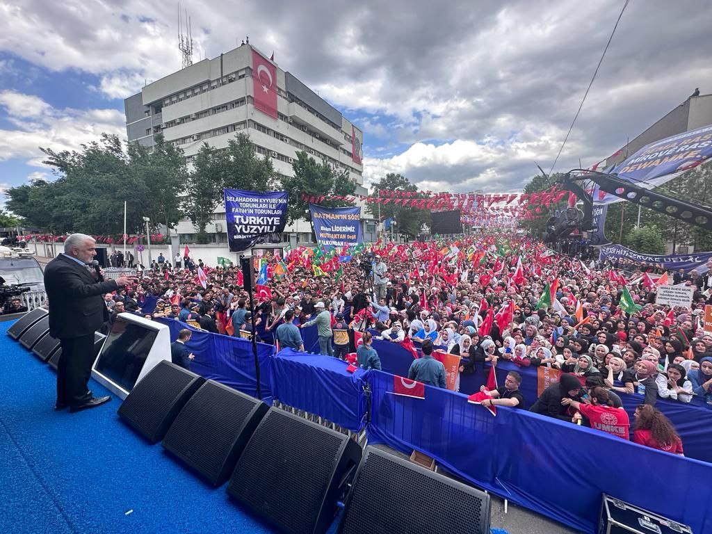zyapicioglu's tweet photo. Batman bugün çok çoşkulu ve ayrı bir güzeldi. Tek kelime ile muhteşemdi. 

Meydanlar Cumhur İttifakı'ndan yana, Batman tüm enerjisiyle Sayın Cumhurbaşkanımızın yanında.

Hemşehrilerim bugünkü mitingle birlikte en az 3 vekil mesajı verdi.

Ser sera, ser çava Batman, her hebi Batman!

#DoğruZamanDoğruAdam

#BatmanİçinDoğrusuAkParti