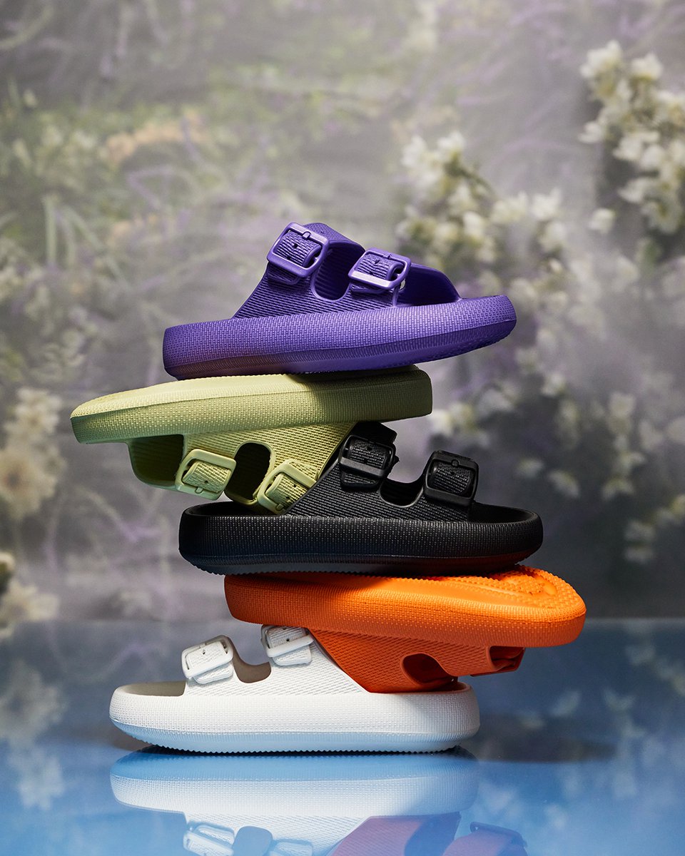 HugoHamaoui's tweet photo. Les musts de la saison, chez La maison Simons!

Shoot avec @jmaudd 
Martin Lacroix

#accessories #mode #bijoux #shoesaddict #sandals#spring #floralart #summer #sunshine #sky #botanical #springtime https://t.co/US852OqaPH