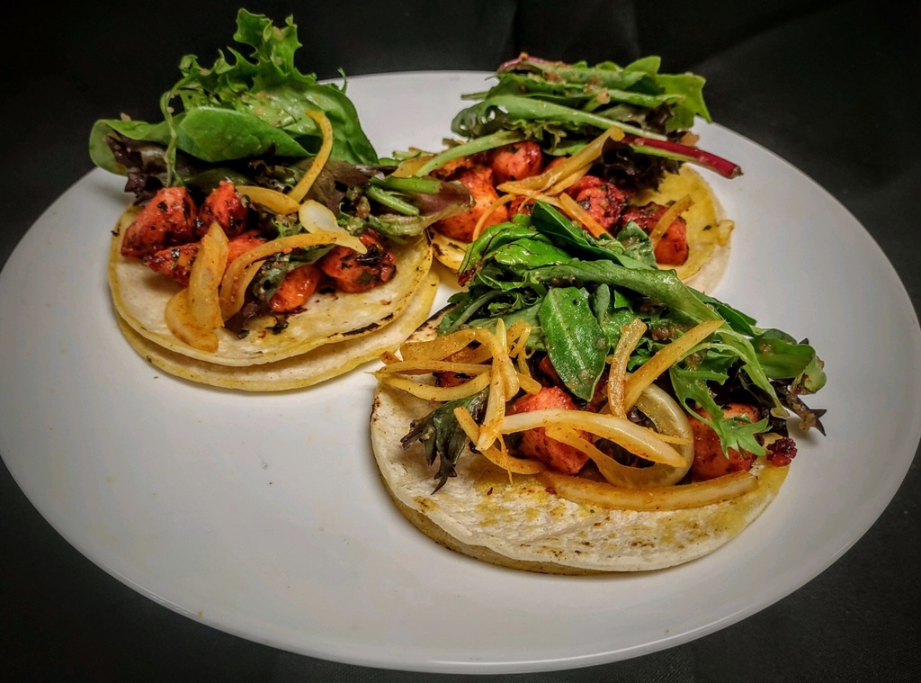 Still celebrating Cinco de Mayo? 💃🏻 We definitely are. 

Presenting #vegan Shrimp Tacos. Also includes your choice of Jarritos soda - lime, orange, grapefruit or tamarind. 

Also Churros and $2 margaritas all week long. 

Hurry! Hurry! 🏃‍♀️🏃‍♂️

🤳bit.ly/2L1XKWZ

<a href="/veganomaha/">Vegan Omaha</a>