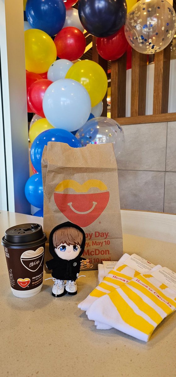 tofu_101's tweet photo. #McHappyDay In support of @RMHCCanada 
#KeungTo #姜濤 https://t.co/SBQuq1RREV