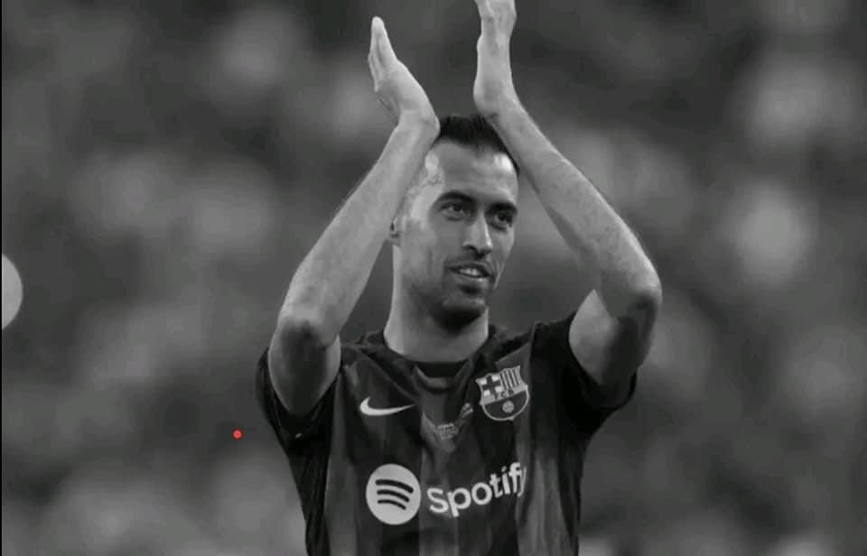 SakerSport's tweet photo. بدون قصات شعر
بدون ضجيج
بدون تمرد
بدون غيابات
بدون اعذار وكذب 
بدون فضائح

لاعب امتعنا بهدوءه في الملعب ورحل ايضا بكل هدوء 👏🏻👏🏻 وداعا بوسكي🤍 https://t.co/xvItcSLu2g