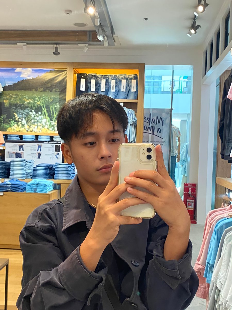 notgoodasf3's tweet photo. me, myself and i https://t.co/un9J1A5S0m