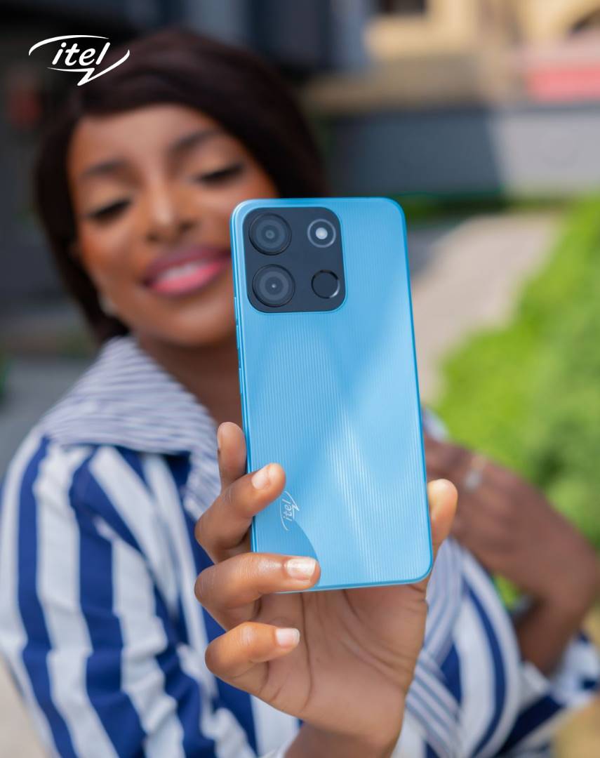 itel_Benin's tweet photo. L'itel A60 en Couleur Blue est un beau reflet du ciel. Mentionnez une chose que vous aimez à propos de l'A60.🤩
#itelA60 #4GPourTous #itelmobile #itelMobileBenin #A60Fastest4GSmartphone #A60 #itelbenin #itelinoffapoly https://t.co/bgRHmx4UBi