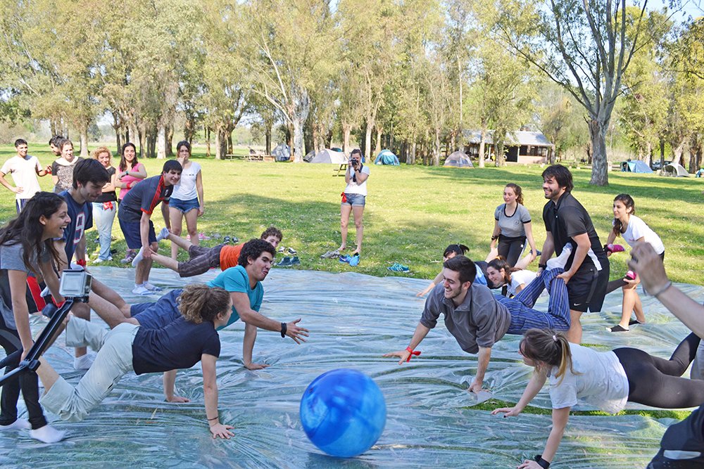 💥¡Atención, municipios! 💥
¡Tenemos una emocionante noticia para compartir con ustedes! ¡Ahora ofrecemos campamentos sobre esports y creación de contenido para vuestros jóvenes! ¡Contáctanos ahora para obtener más información sobre cómo llevar estos campamentos a tu comunidad!