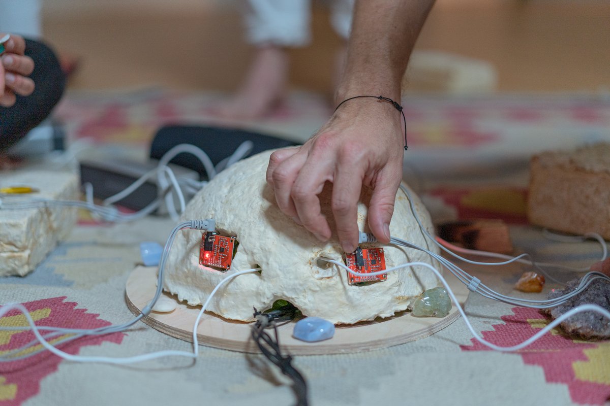 fablabbcn's tweet photo. 💥Are you ready to hack the future? Then this free webinar is for you!
💡 Join the exploration of #MDEF co-director
@tomasdiez and Mattia Bernini (#PreciousPlastic) on the futures we want to create. 
🌏 Become part of the change. Find more info here: https://t.co/5tUb5hfXsK https://t.co/TnQR7yDI9V