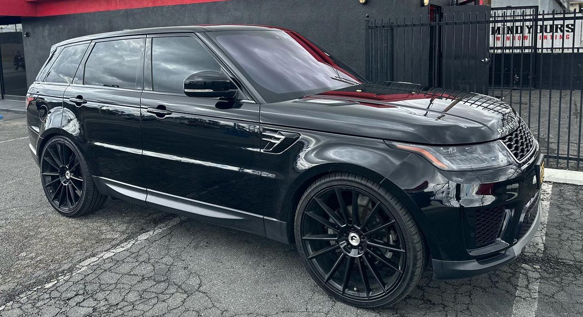MindYoursManny's tweet photo. ALL %5 LIMO CERAMIC TINT FOR @cassieemua RANGE ROVER 😮‍💨🔥 https://t.co/ry5chj4TkE