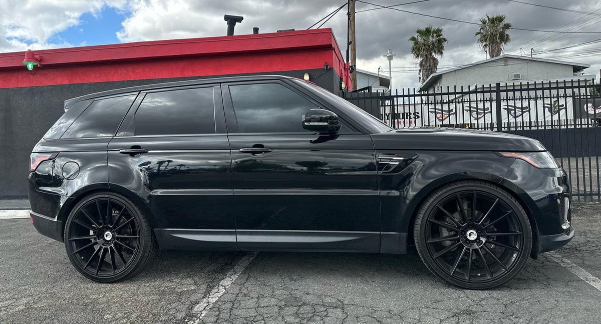 MindYoursManny's tweet photo. ALL %5 LIMO CERAMIC TINT FOR @cassieemua RANGE ROVER 😮‍💨🔥 https://t.co/ry5chj4TkE