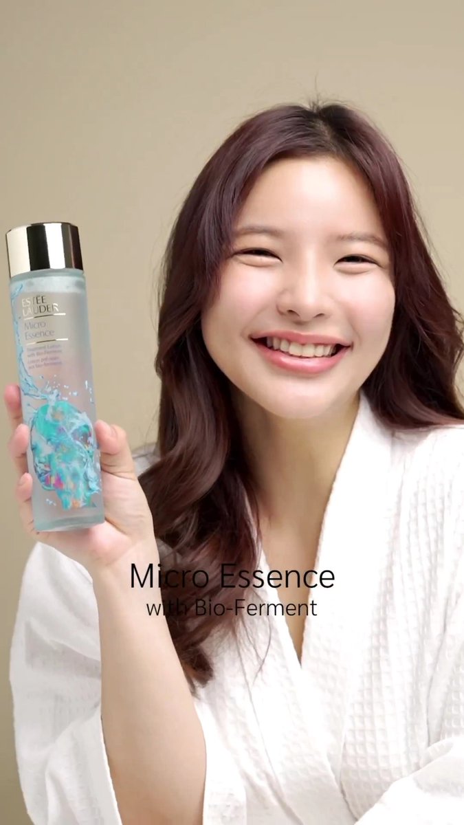 Panggogi7's tweet photo. ชุ่มชื่นผิวหน้า แล้วยังชุ่มชื่นหัวใจด้วยค่ะ 💕
#OrnOung #MicroEssence #น้ำตบจบทุกฟิลเตอร์ #AdvancedNightRepair #ANR7in1Serum #EsteePartner #EsteeLauderThailand https://t.co/6bQbbslW3R
