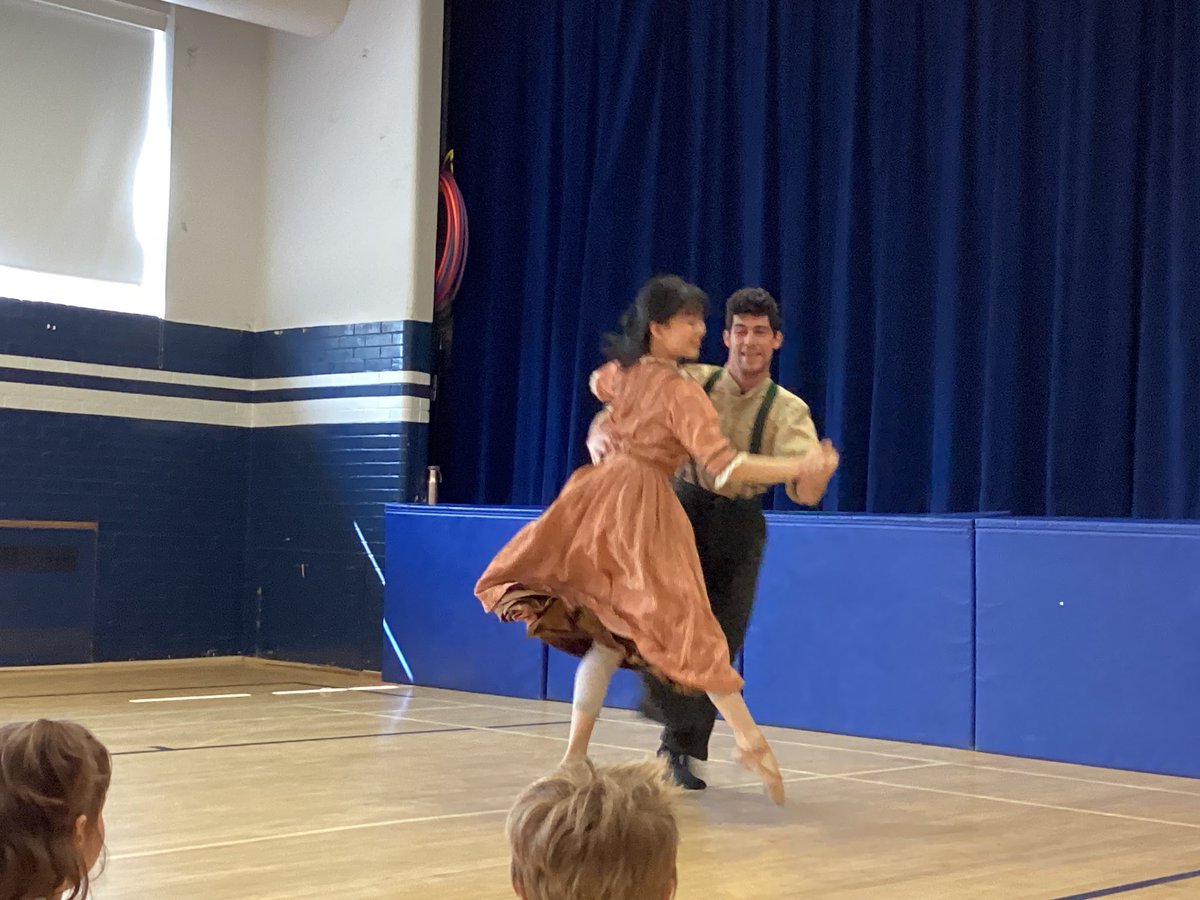 CathyW35's tweet photo. We were so lucky to have #BalletJorgen come to @SydenhamPS_LDSB today! The students really enjoyed the interactive presentation! #thankyou #ballet #everyonelovedit π©° https://t.co/mgNi7OFlIv