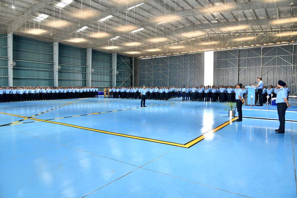 PRODefRjsthn's tweet photo. Air Marshal Narmdeshwar Tiwari, Air Officer Commanding-in-Chief  #SWAC visited AF Station #Jodhpur 
Received by Air Cmde JPS Bains, AOC AF Stn 
Guard of Honour 
Addressed air warriors
Inspected combat units for #oppreparedness  
Inaugurated complex of premium flying sqn 
@IAF_MCC https://t.co/SD6b7yGDIC