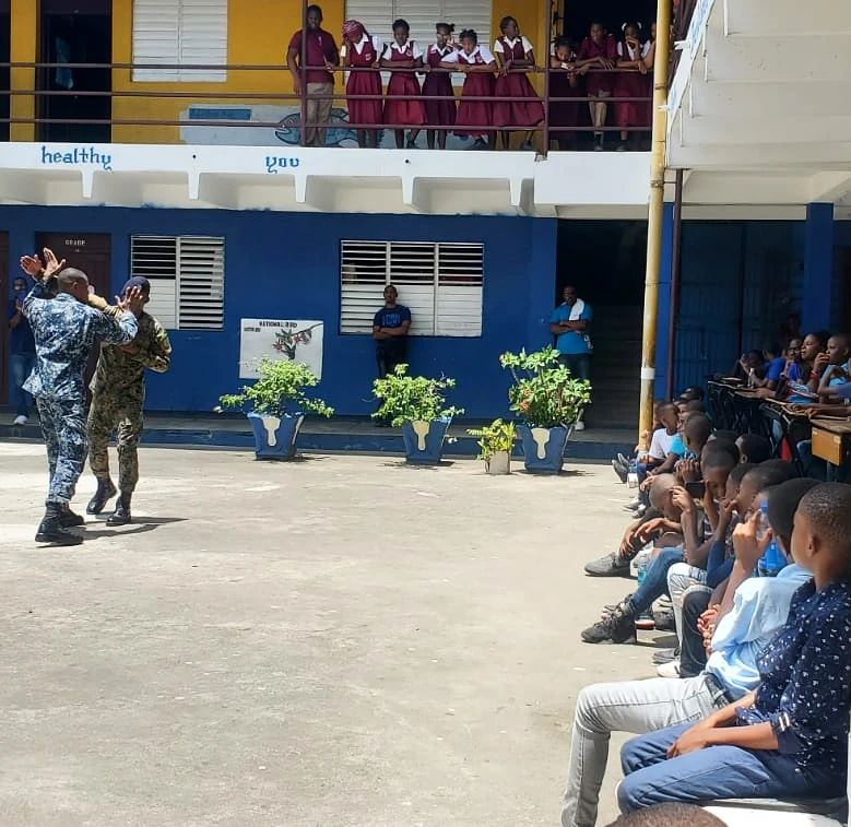 JDFSoldier's tweet photo. The aim of the interaction was to motivate and reduce violence in schools through the use of martial arts.
#EducateEmpowerEvolve
#StrengthThroughKnowledge
#YouthEngagement
#YouthEmpowerment
#MartialArts
@JDFCMA
@jdfsoldier https://t.co/Op4fYAsxag