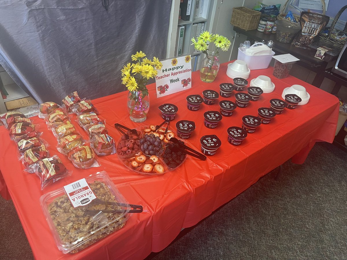 HcpsProgram's tweet image. Yogurt Bar early this morning for our AMAZING EIP teachers and staff!!! Thank you for all you do!!! #EIPCrew #NBLC #TeacherAppreciateWeek