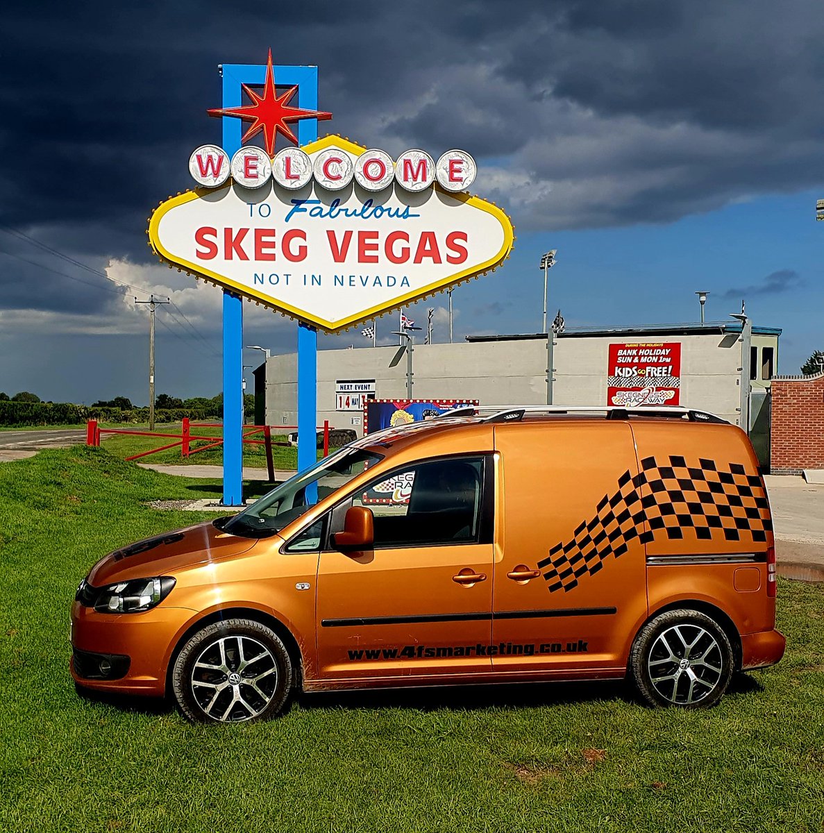 4FSmarketing's tweet photo. The 4FS van with the Skeg Vegas sign https://t.co/3Mmzw0RCeF