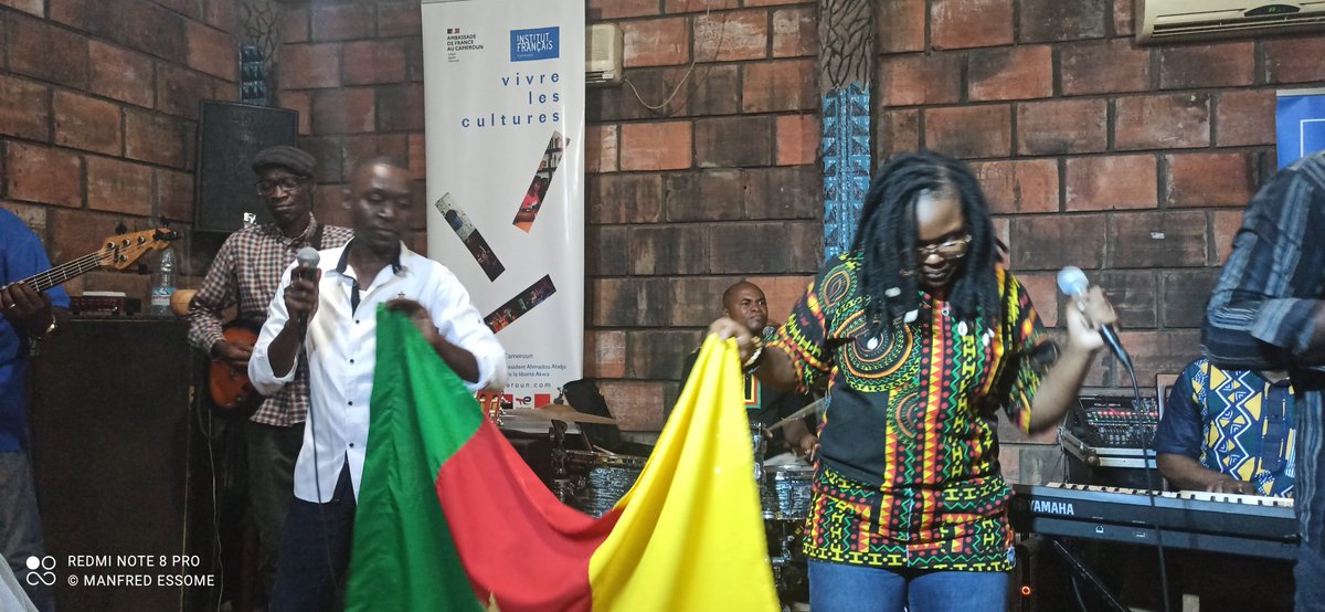 Reporter4Music's tweet photo. 🇨🇲 Du #Bantoo groove qui se retrouve dans cet album, mais aussi des sonorités d'ailleurs comme la #Salsa. 

J'ai particulièrement aimé "La chanson pour maman", "Cameroun" &amp; "Bayam Sellam". De belles surprises vous attendent lors des spectacles à l'@IFCameroun #CarpeDiem #Macase https://t.co/lil3fS2PYZ