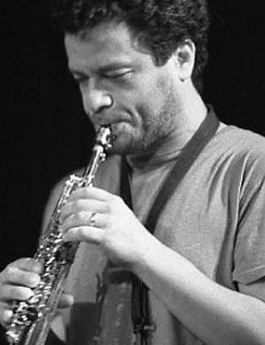 newjazzword's tweet photo. Setting #playfulthemes in #sophisticatedarrangements @Nicola_Guazzzzz #piano extends his reach on #HideNothing @autrecords 4 a 5tet featuring @edoardomarraffa (pic:#SOConnor) #ssax + #guests Review: https://t.co/3I9JsraVn1
#Bologna #Italy #improvjazz #freemusic #bass #drums #tsax https://t.co/dnz3kZKFrf