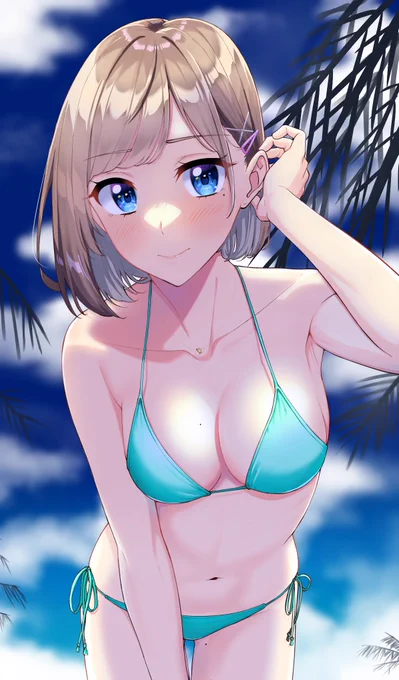 「水着似合ってる…かな?」