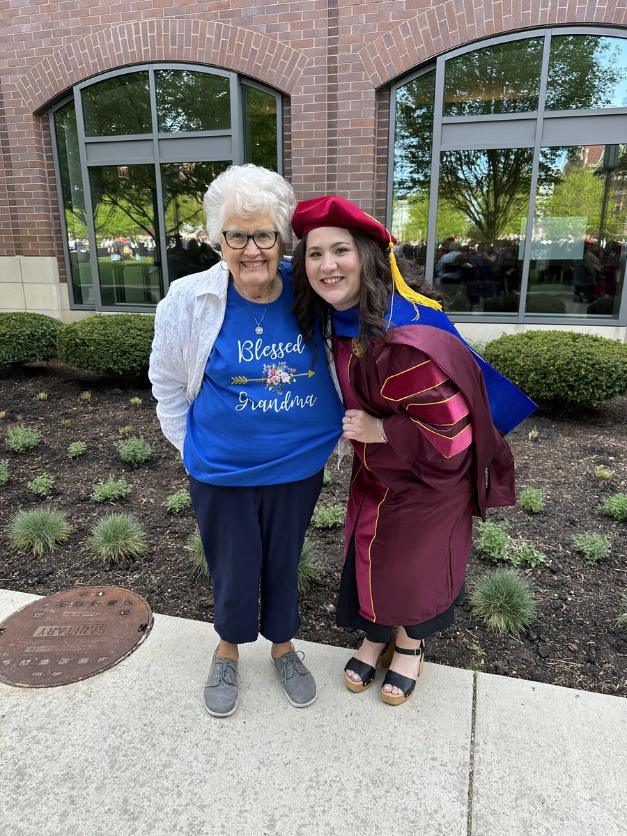 MadisonStock6's tweet photo. Scenes from yesterdays commencement @LoyolaChicago https://t.co/j7sbL8dFlL