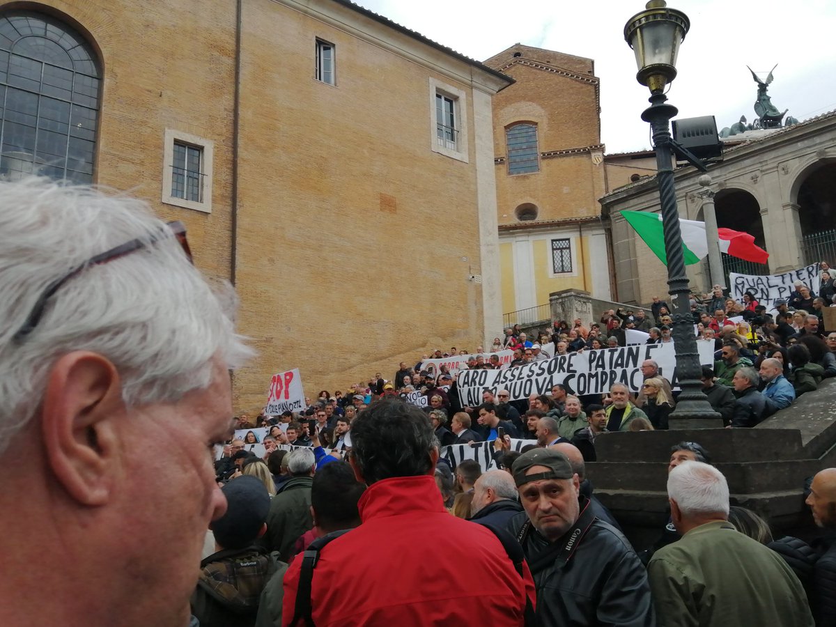 bravanonna's tweet photo. Contro le nuove #ztl romane @romatoday https://t.co/j0GQYylDbj